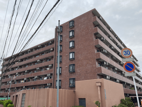 ライオンズマンションのタイル：ライオンズマンション大和